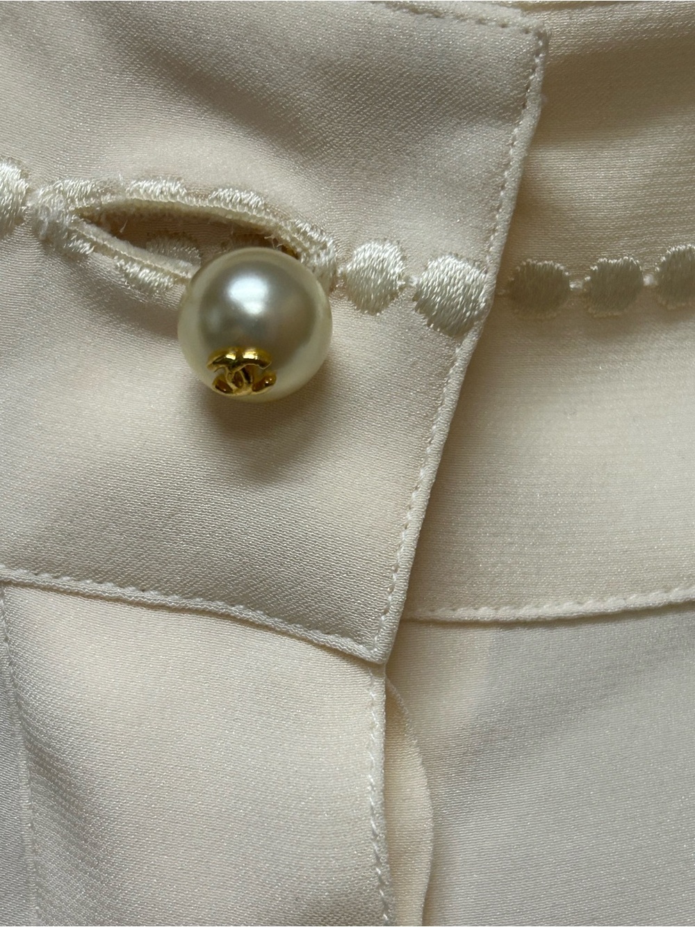 VTG CHANEL Womens Ivory Silk Blouse trompe l'oeil Embroirdered Size 34 - Picture 4 of 8